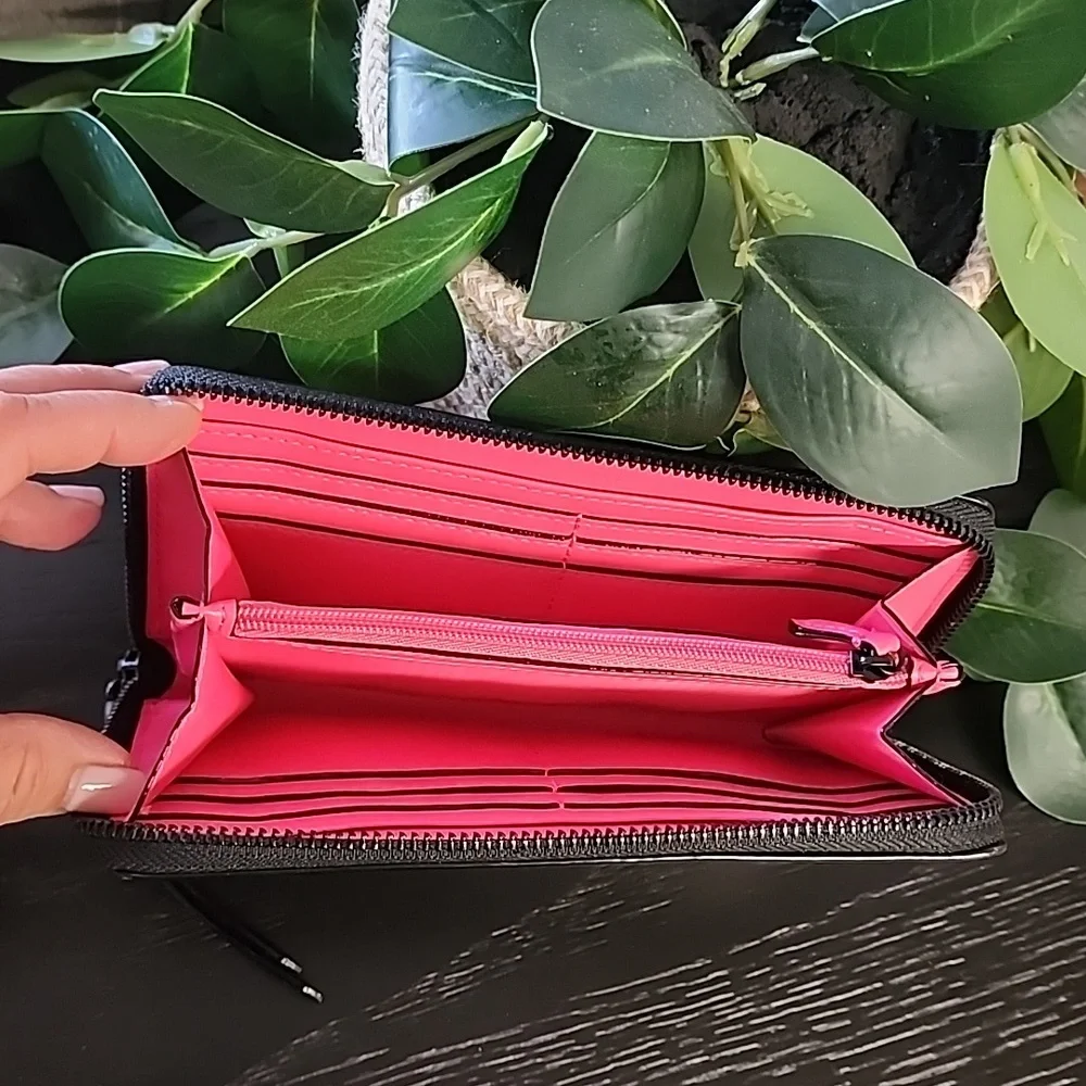 VICTORIA'S SECRET Love Kisses Zip Around Long Wallet Wristlet Lips Vegan Leather - Picture 7 of 13